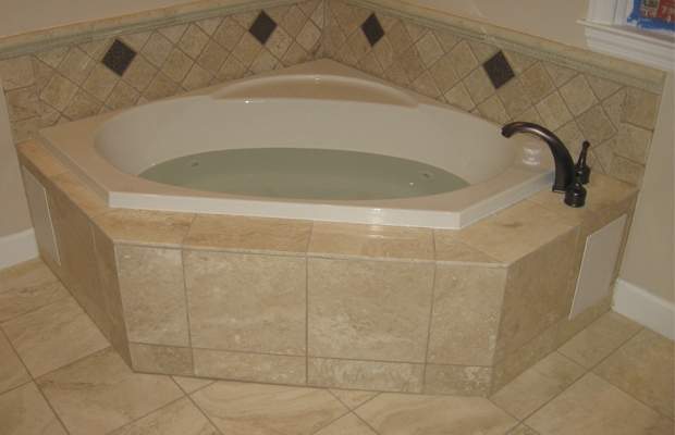 Corner Baths for Small Bathrooms