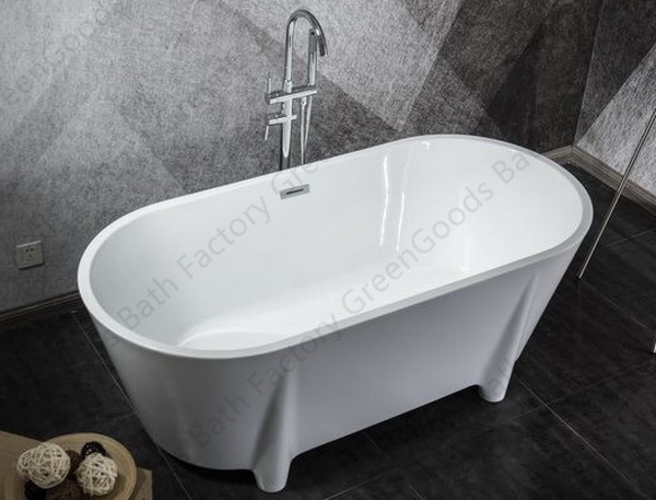freestanding bathtub with feet