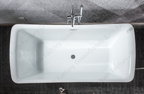 Rectangular freestanding soaking tub