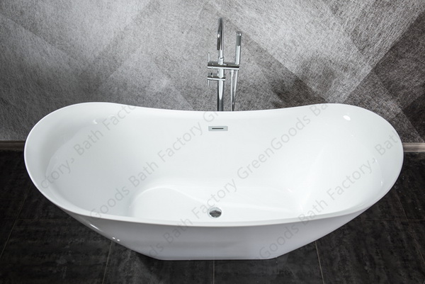 Double slipper freestanding tub with freestanding tub faucet