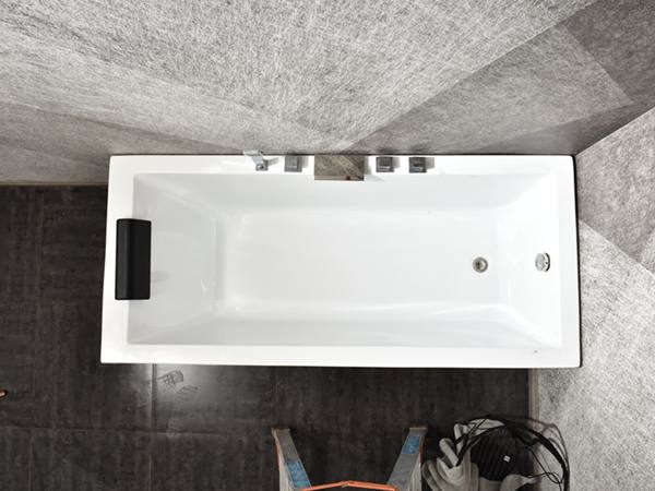  Good Quality High Glossy Finish Pure White Soaking Acrylic Bath Tubs