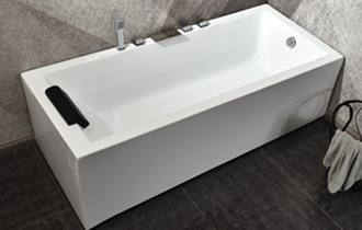 narrow freestanding bathtub