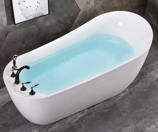 Oval freestanding bathtub top view