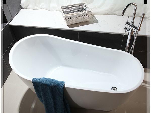 Freestanding slipper tub top view with faucet  