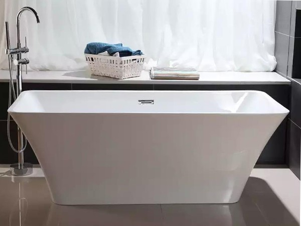Small freestanding bath 1400mm with freestanding tub faucet