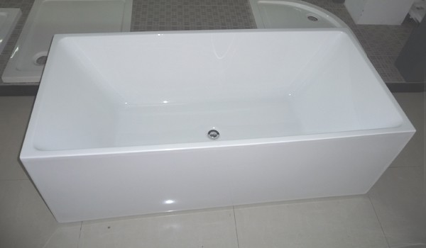 Give Bathroom a Modern Touch with Square Freestanding Bath