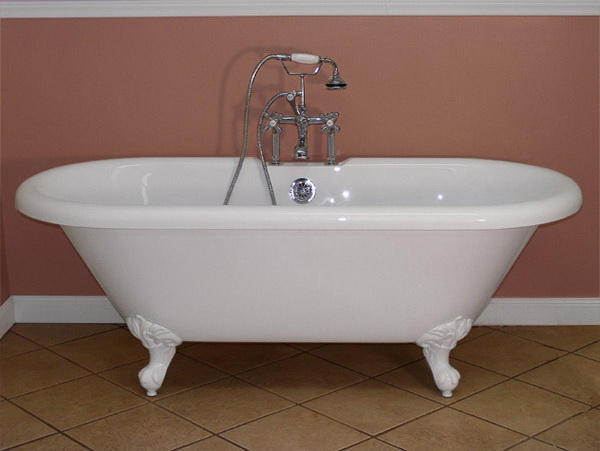 clawfoot bathtub